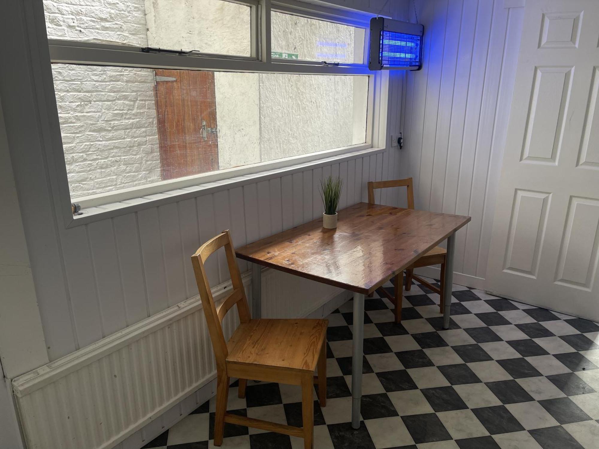 Oyo Queens Quarter Belfast Exterior foto